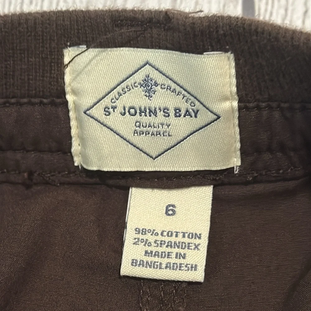 St. John's Bay Brown Lightweight Cargo Shorts - Picture 2 of 5